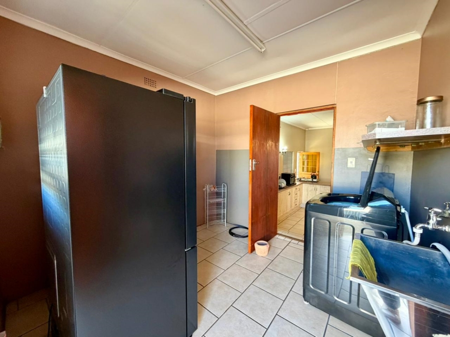 7 Bedroom Property for Sale in Oudtshoorn South Western Cape